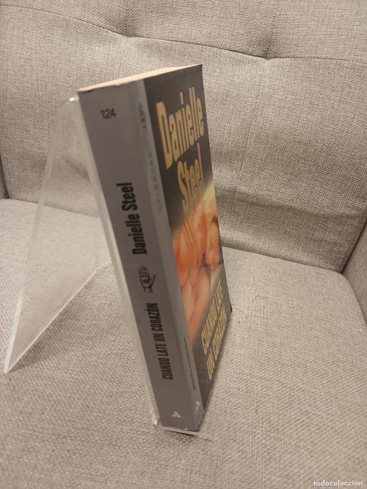 Libros de segunda mano: Cuando Late un Coraz&oacute;n - Danielle Steel - Foto 2