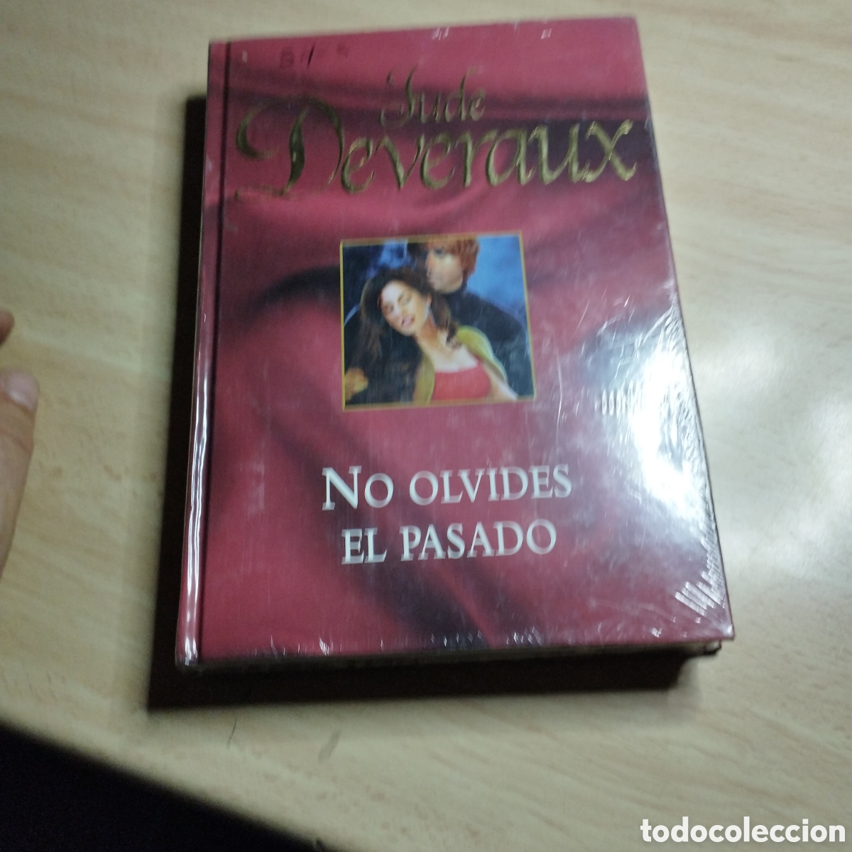Libros de segunda mano: No olvides el pasado. Jude Deveraux. RBA . Nuevo, a&uacute;n precintado.