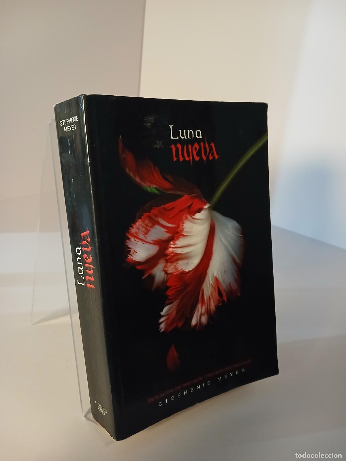Libros de segunda mano: Luna nueva - Stephenie Meyer - Foto 1