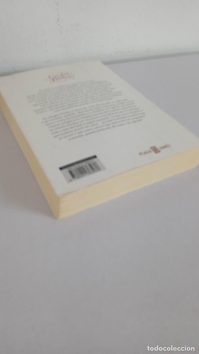 Libros de segunda mano: ROSAS SIN ESPINAS Nora Roberts - Foto 4