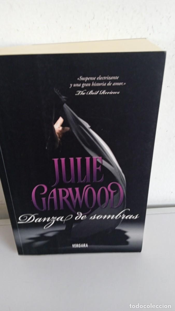 Libros de segunda mano: DANZA DE SOMBRAS Julie Garwood