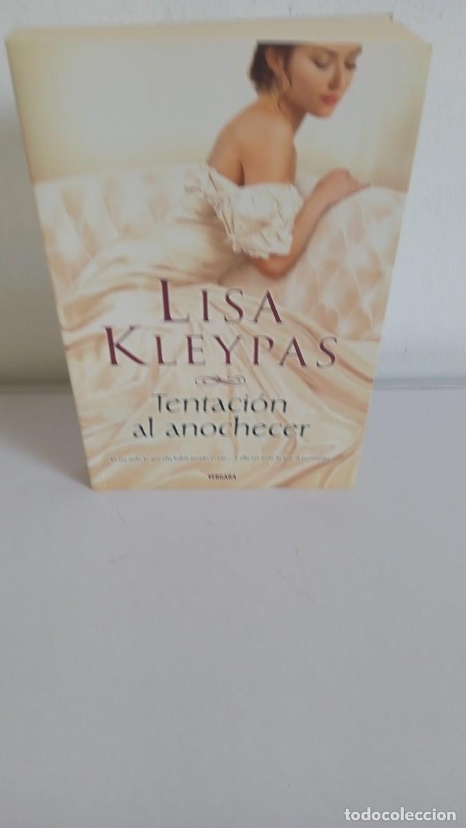 Libros de segunda mano: TENTACI&Oacute;N AL ANOCHECER Lisa Kleypas