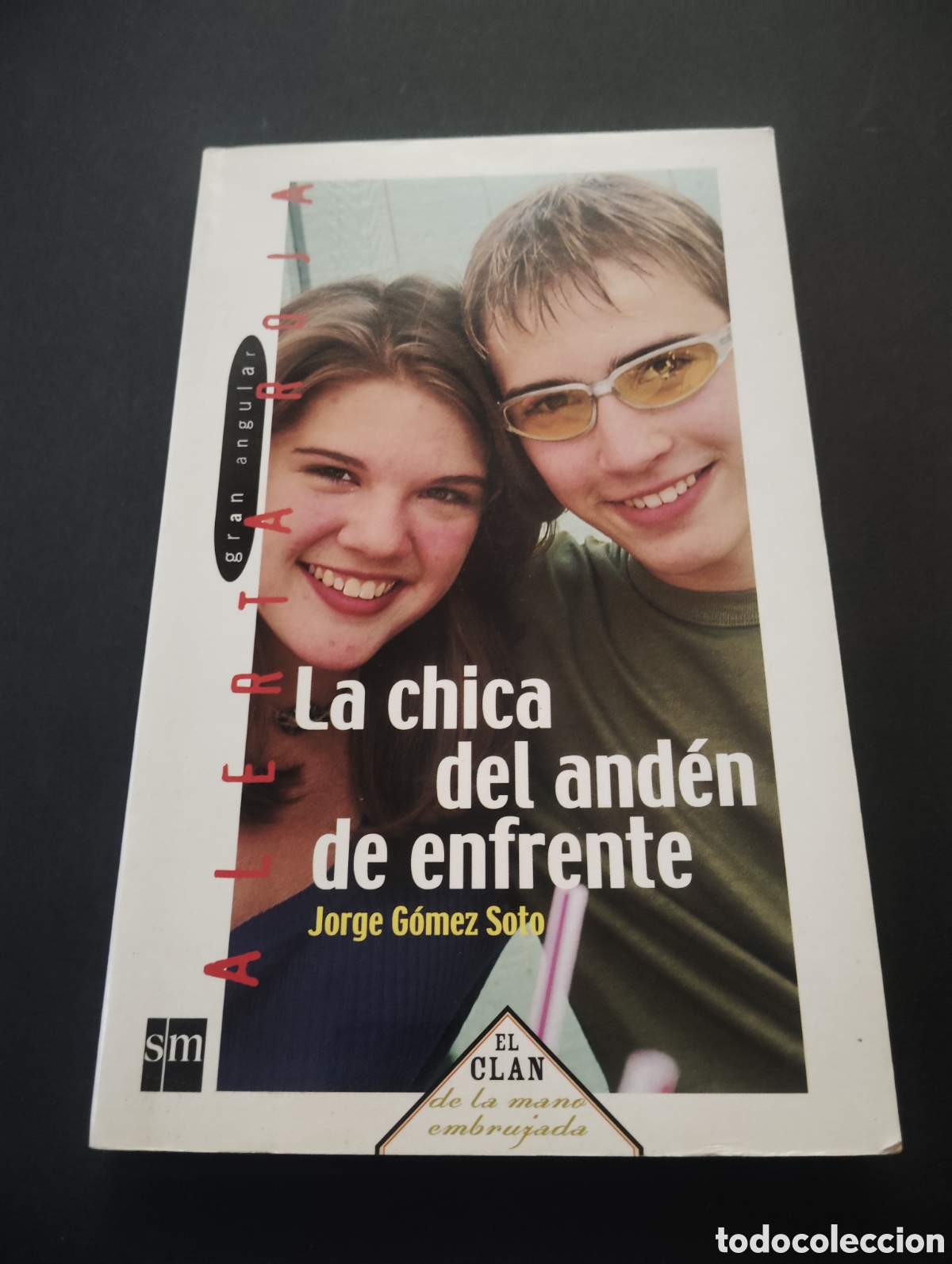 Libros de segunda mano: La chica del and&eacute;n de enfrente | Jorge G&oacute;mez Soto
