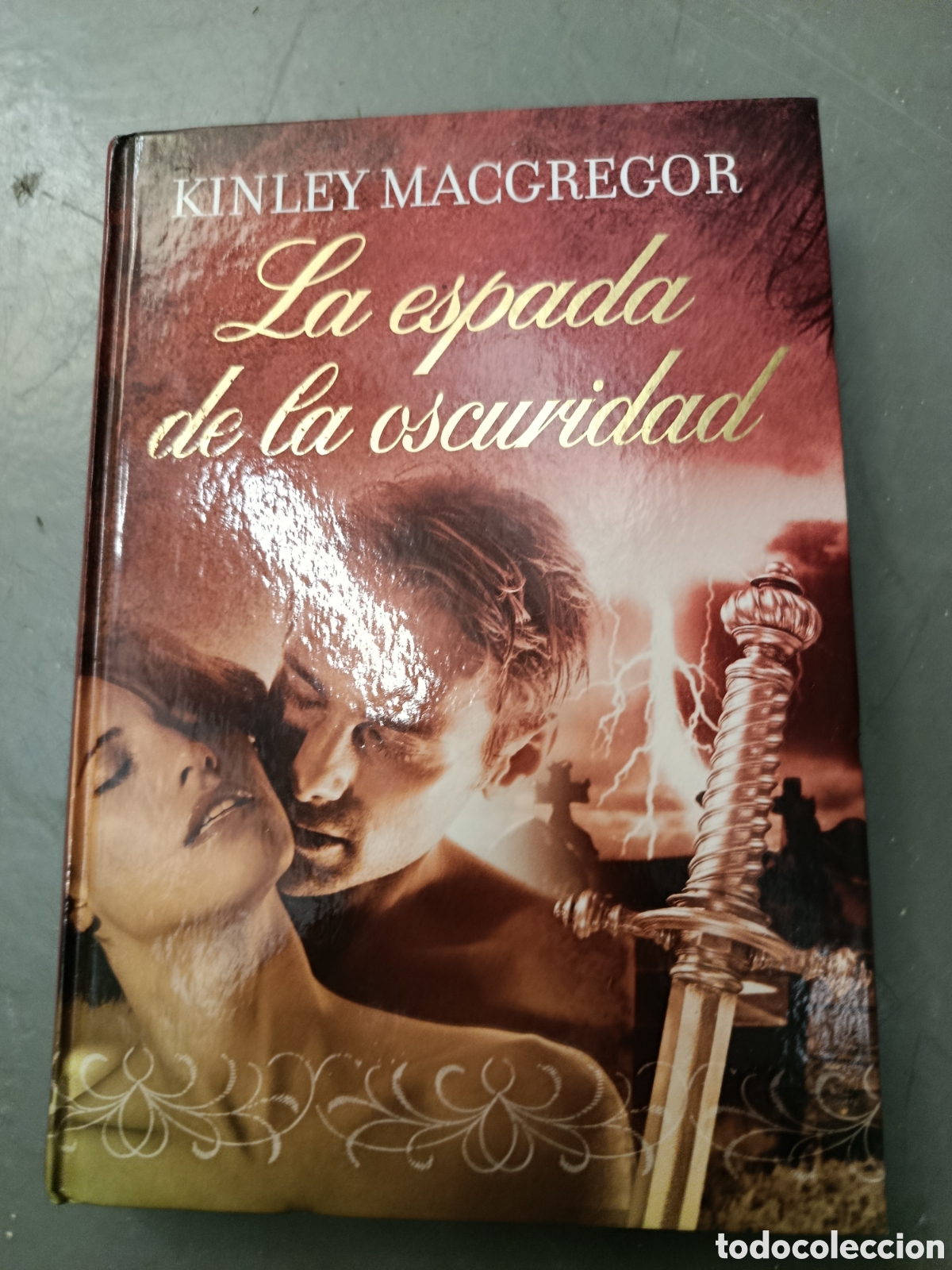 Libros de segunda mano: La espada de la oscuridad - Foto 1