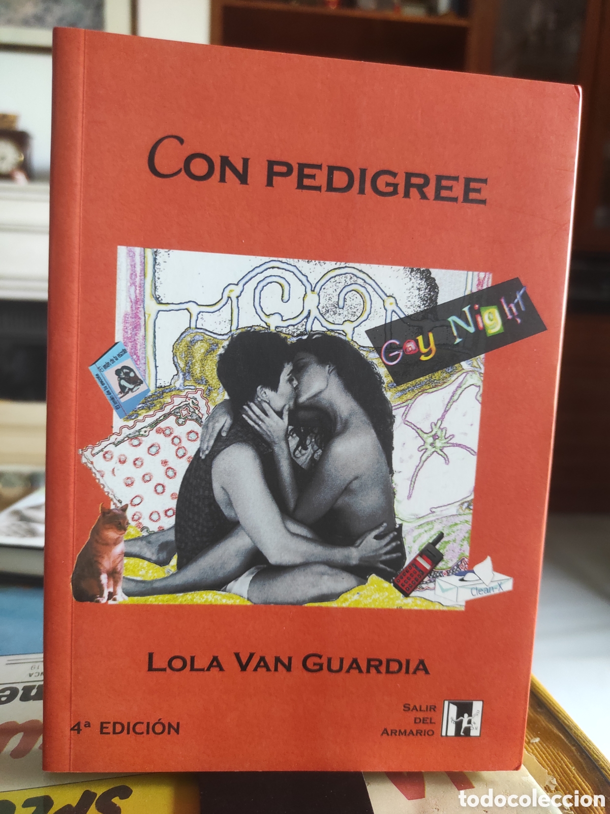 Libros de segunda mano: Con pedigree. Lola Van Guardia. Salir del armario (PEDIDO MINIMO 10&euro;)