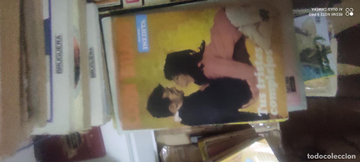Libros de segunda mano: Tus tristes complejos. Corin Tellado. Novela rom&aacute;ntica
