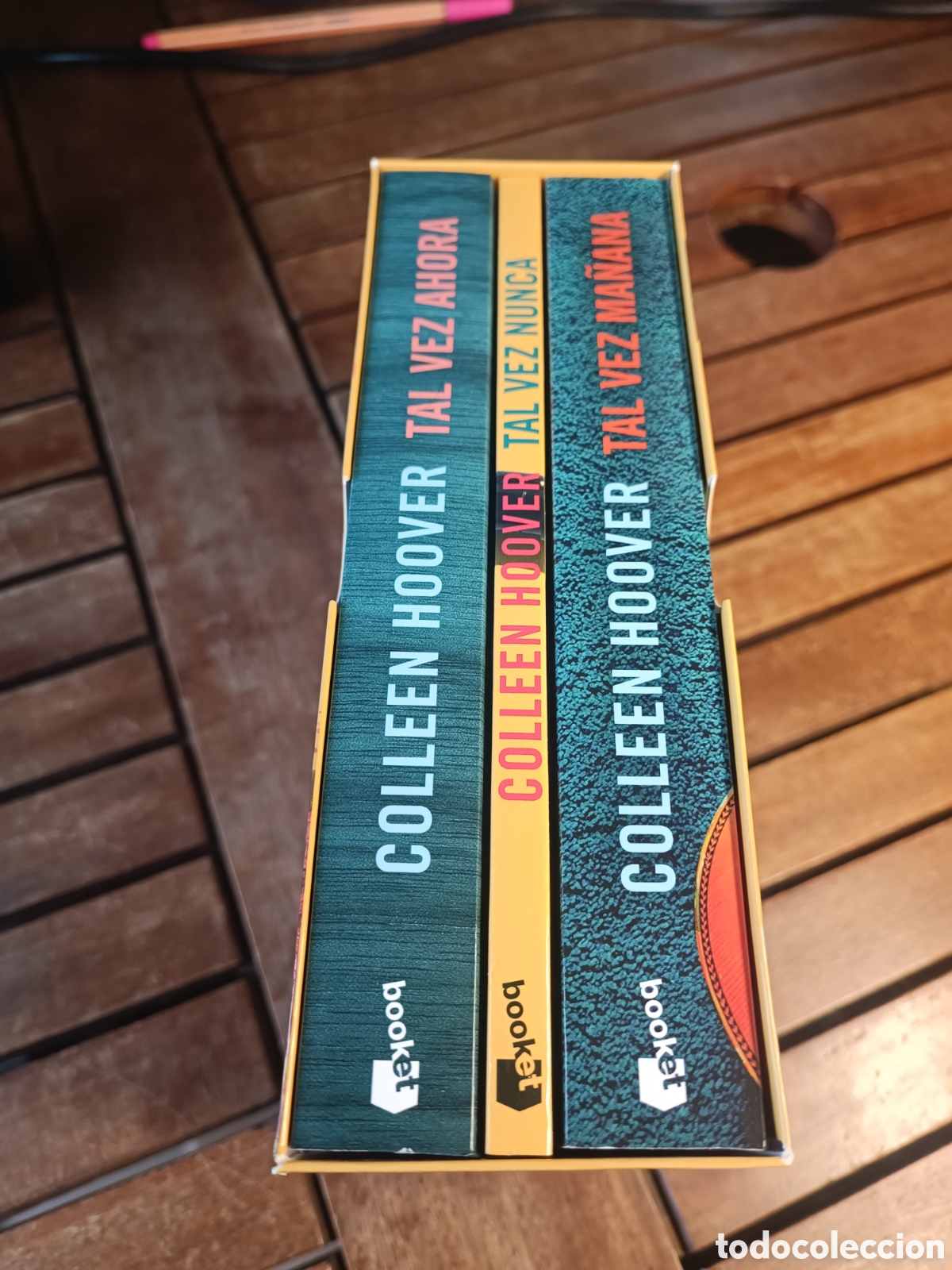 Libros de segunda mano: ESTUCHE TAL VEZ Incluye los t&iacute;tulos Tal vez ma&ntilde;ana Tal vez nunca y Tal vez ahora Colleen Hoover 2026