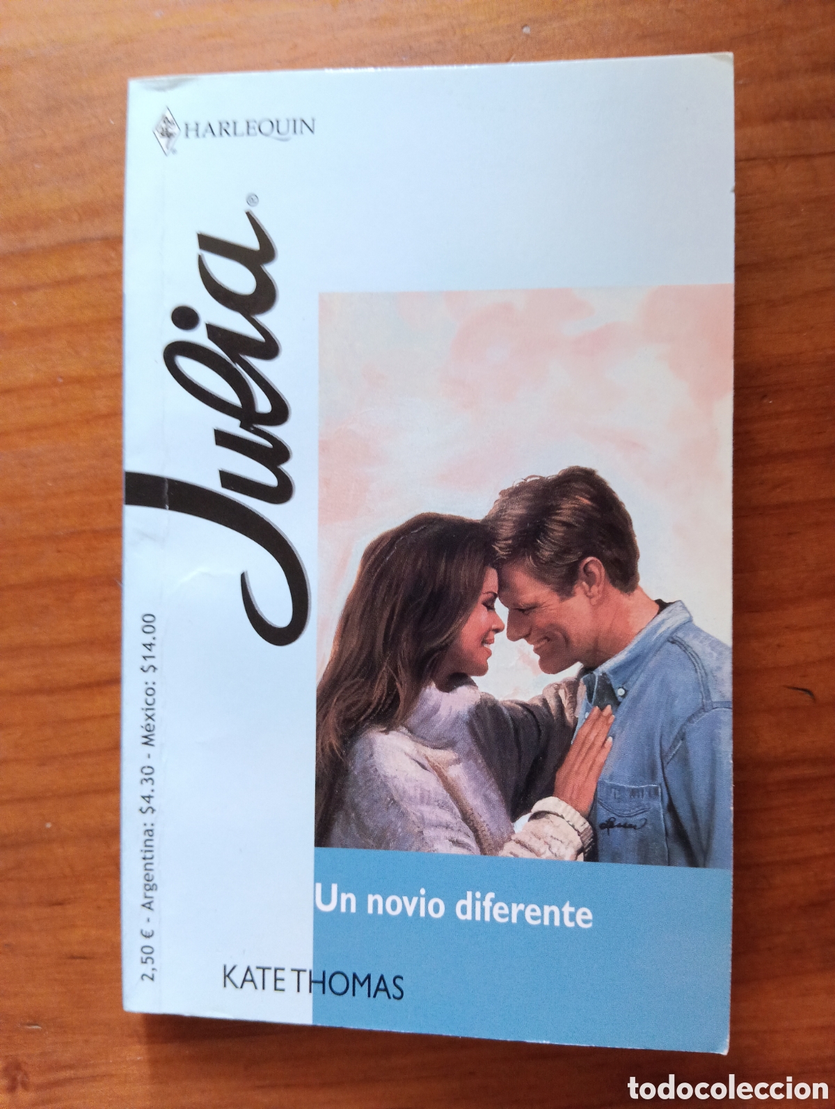Libros de segunda mano: Un novio diferente - Kate Thomas - Julia. Harlequin, 2003