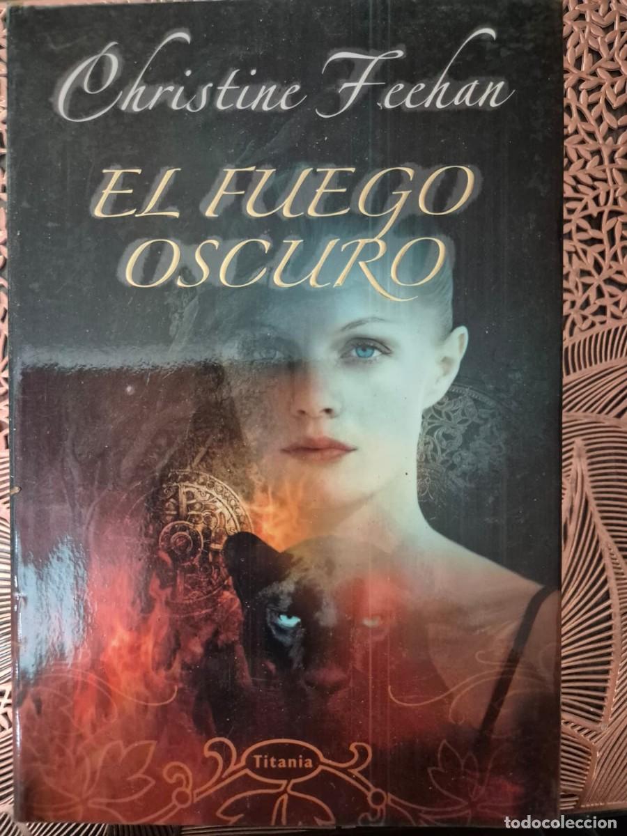 Libros de segunda mano: Libro .El fuego oscuro. - Foto 1