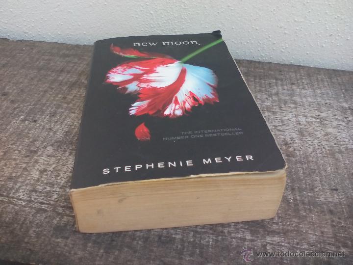 Libros de segunda mano: Stephen Meyer. New Moon 2009 - Foto 1