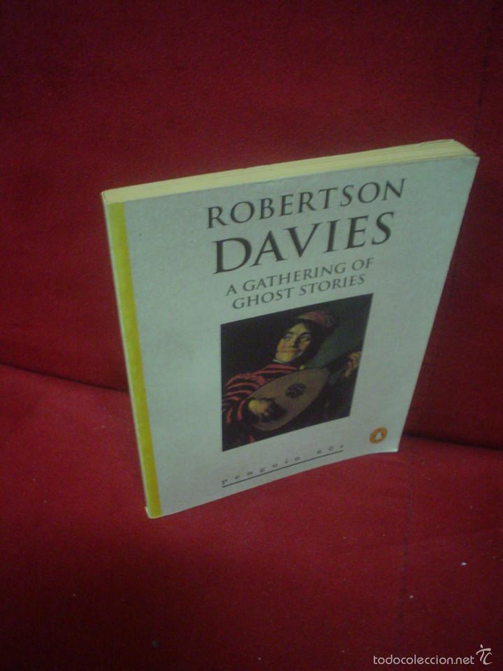 Libros de segunda mano: ROBERTSON DAVIES: A GATHERING OF GHOST STORIES - Foto 1