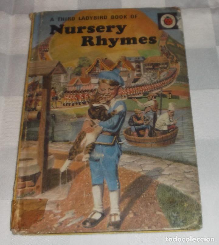 Libros de segunda mano: nursery rhymes a third ladybird book  a&ntilde;os 50 en ingles bonitas ilustraciones a color