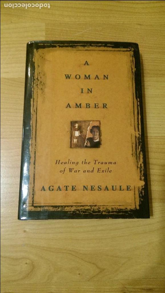 Libros de segunda mano: LIBRO INGL&Eacute;S A WOMAN IN AMBER