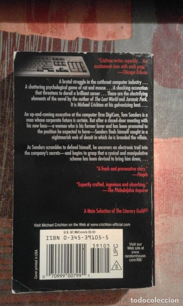 Libros de segunda mano: Disclosure - Michael Crichton - en ingl&eacute;s - Foto 2