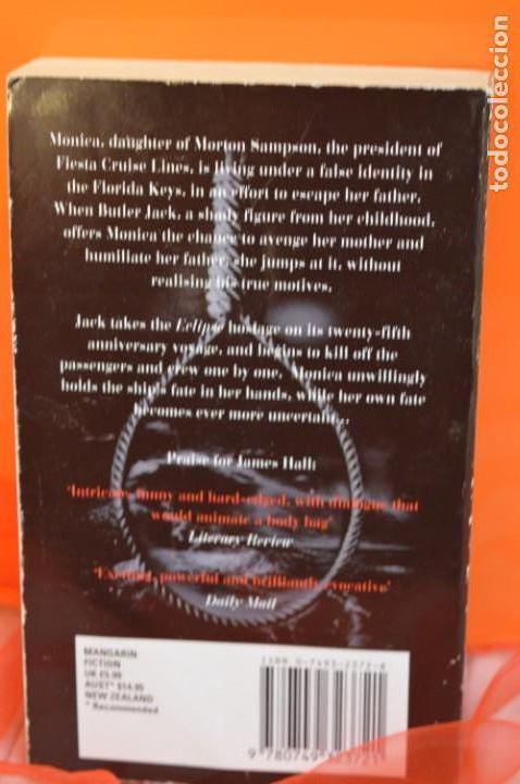 Libros de segunda mano: Buzz Cut de Hall, James W.: En Ingles - Foto 2