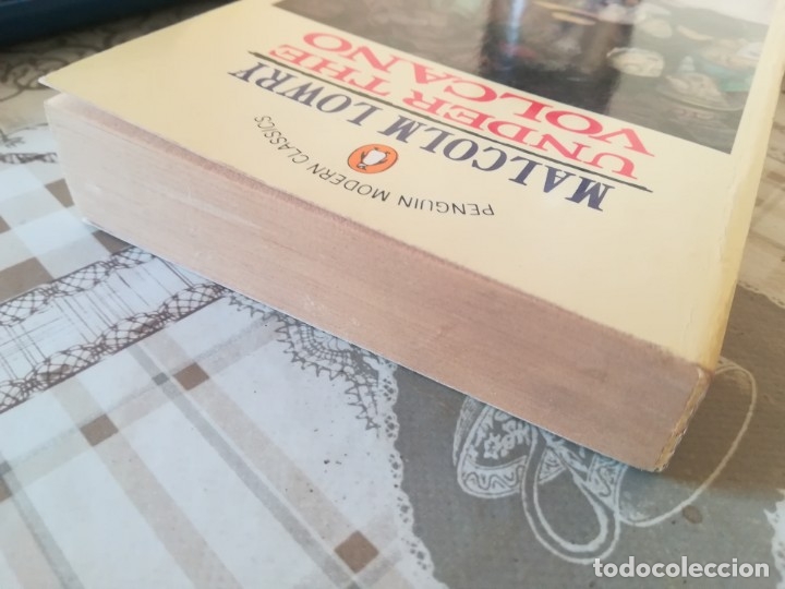 Libros de segunda mano: Under the volcano - Malcolm Lowry - en ingl&eacute;s - Foto 5