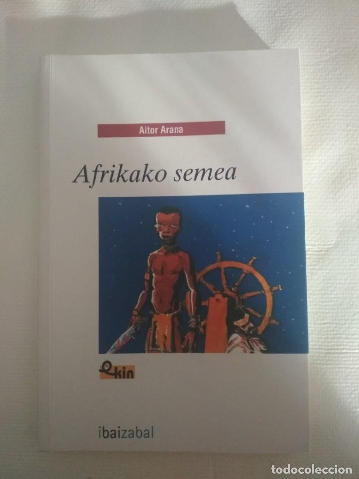 Libros de segunda mano: Afrikako semea. Libro juvenil en euskara - Foto 1