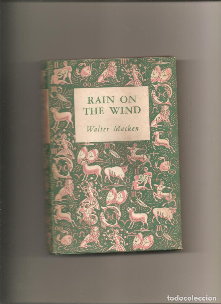 Libros de segunda mano: walter macken.rain on the wind - Foto 1