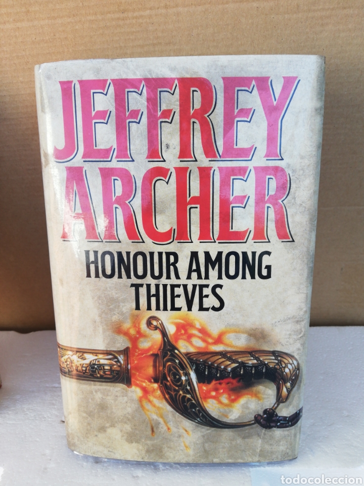 Libros de segunda mano: Honour among thieves. Jeffrey Archer - Foto 1