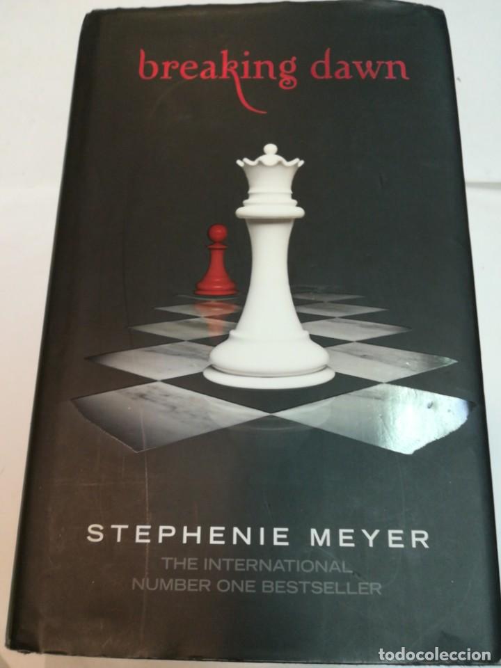 Libros de segunda mano: STEPHENIE MEYER Breaking dawn S820AT - Foto 1