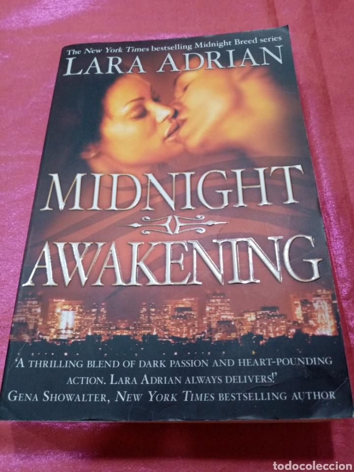 Libros de segunda mano: Midnight Awakening de Lara Adrian - Libro en ingles - Foto 1