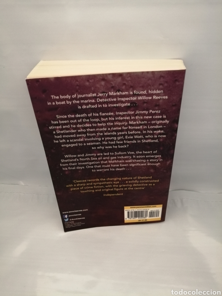 Libros de segunda mano: DEAD WATER (Shetland Series) - Foto 2