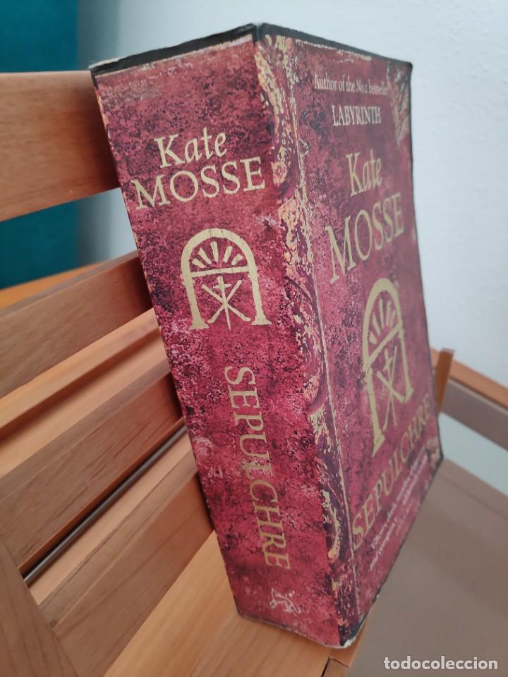 Libros de segunda mano: Sepulchre, Kate Mosse, Libro en Ingl&eacute;s - Foto 2
