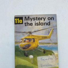 Libros de segunda mano: MYSTERY ON THE ISLAND. 11A. THE LADYBIRD KEY WORDS READING SCHEME. W. MURRAY. 1966. PAGS: 50