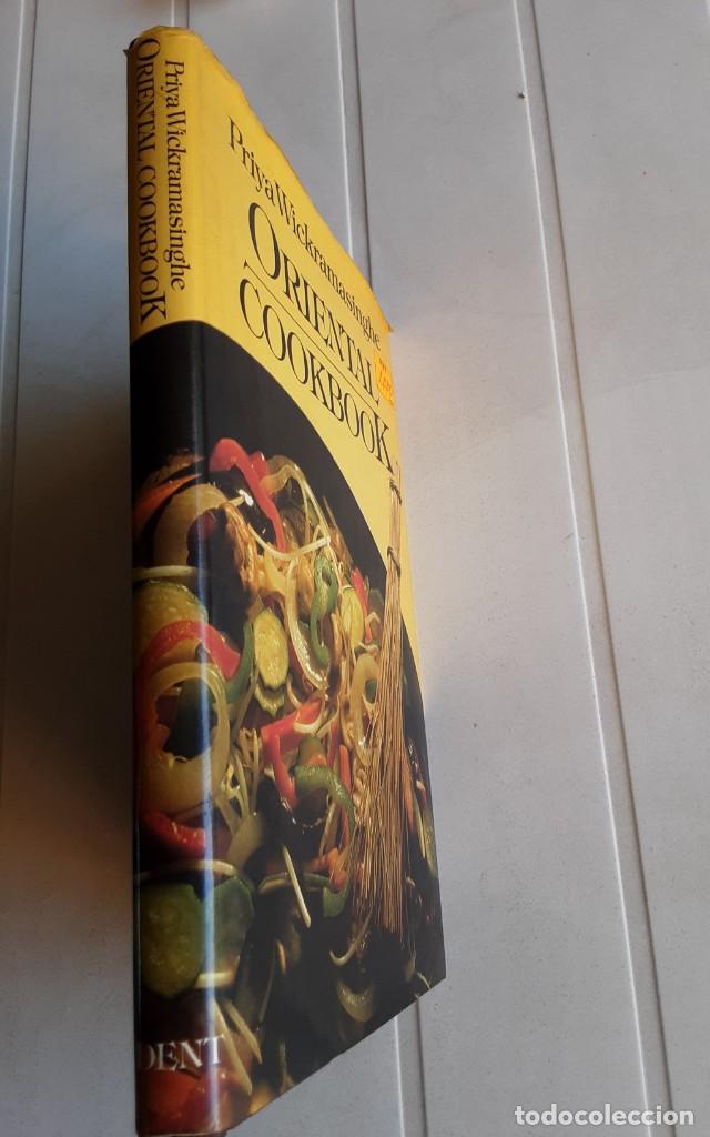 Libros de segunda mano: Oriental CookBook - Priya WICKRAMASINGHE (ingl&eacute;s) - Foto 2