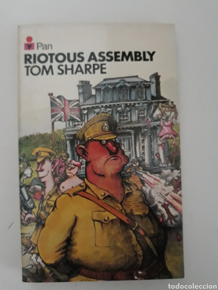 Libros de segunda mano: RIOTOUS ASSEMBLY - TOM SHARPE - Foto 1