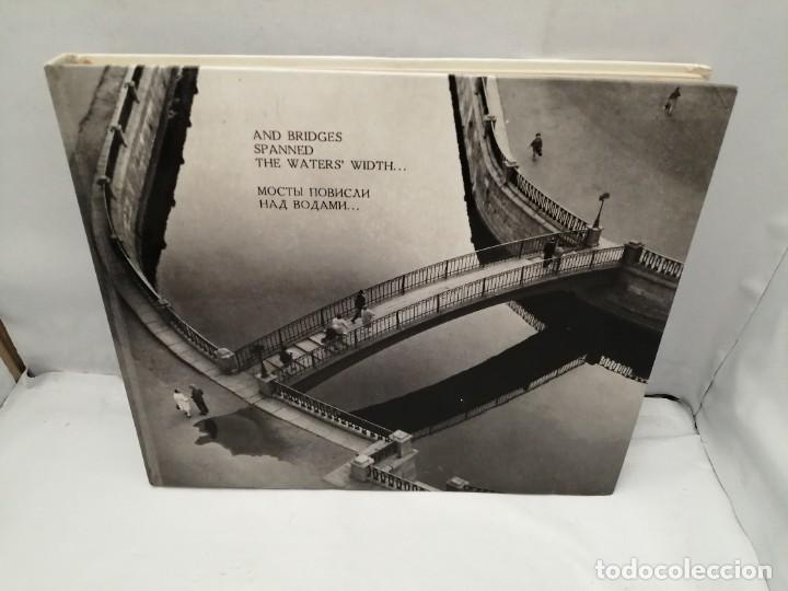 Libros de segunda mano: AND BRIDGES SPANNED THE WATERS WIDTH - Foto 1