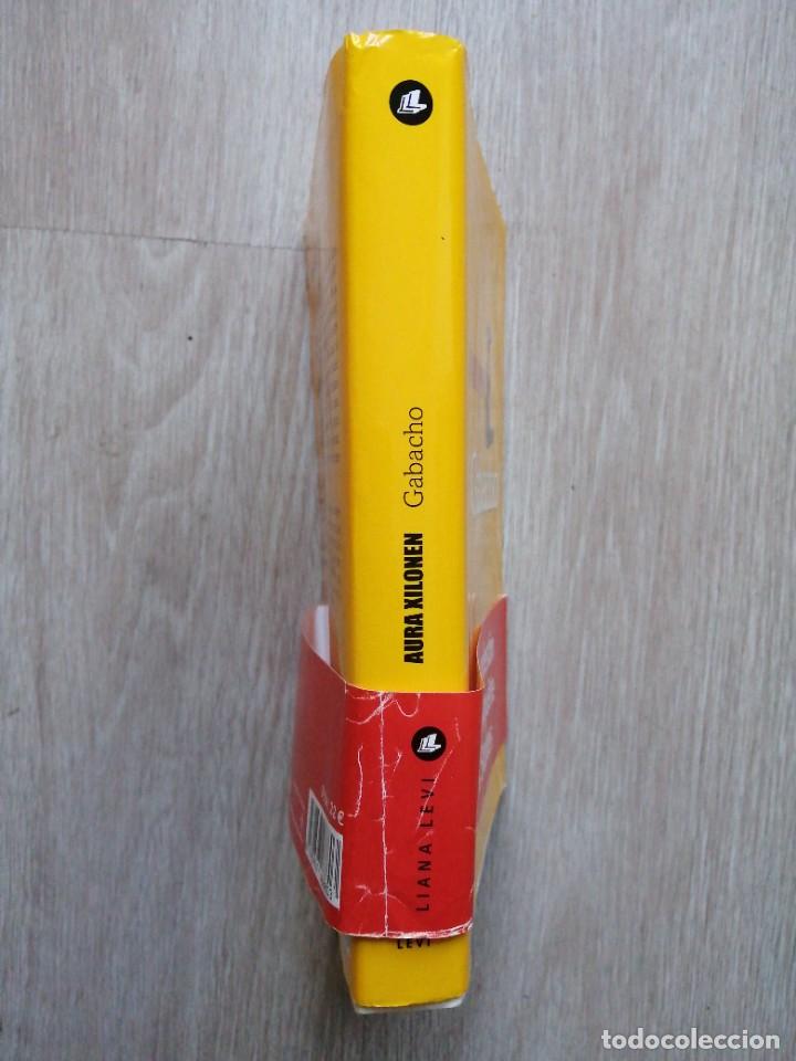 Libros de segunda mano: Gabacho. Aura Xilonen. En frances. 2015 - Foto 2