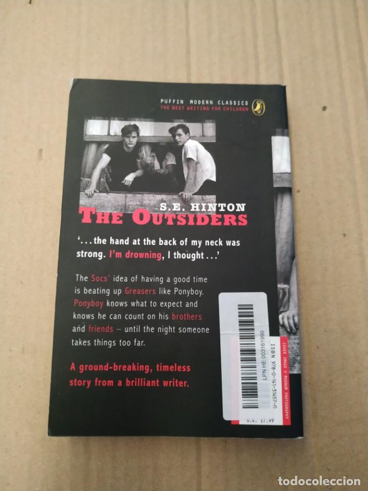 Libros de segunda mano: The Outsiders - S. E. Hinton - Foto 2
