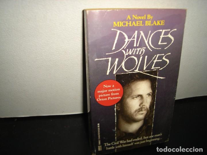 Libros de segunda mano: 25- DANZA CON LOBOS / DANCE WITH WOLVES - MICHAEL BLAKE - Foto 1