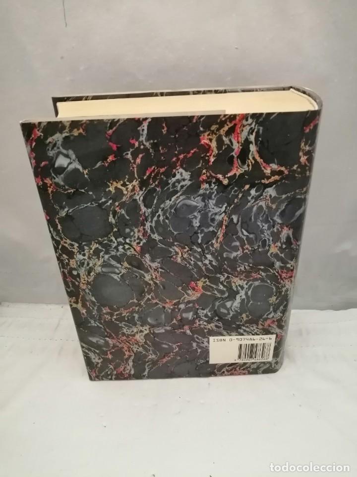 Libros de segunda mano: COMPLETE ILLUSTRATED STORIES (HARDCOVER) - Foto 2