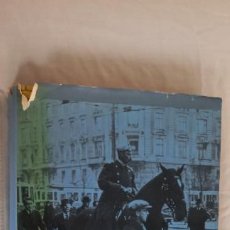 Libros de segunda mano: LIVET I DANMARK. 1942-1947. GEMT OG GLEMT I ALVOR OG SKAEMT. AXEL KJERULF. HASSING 1969