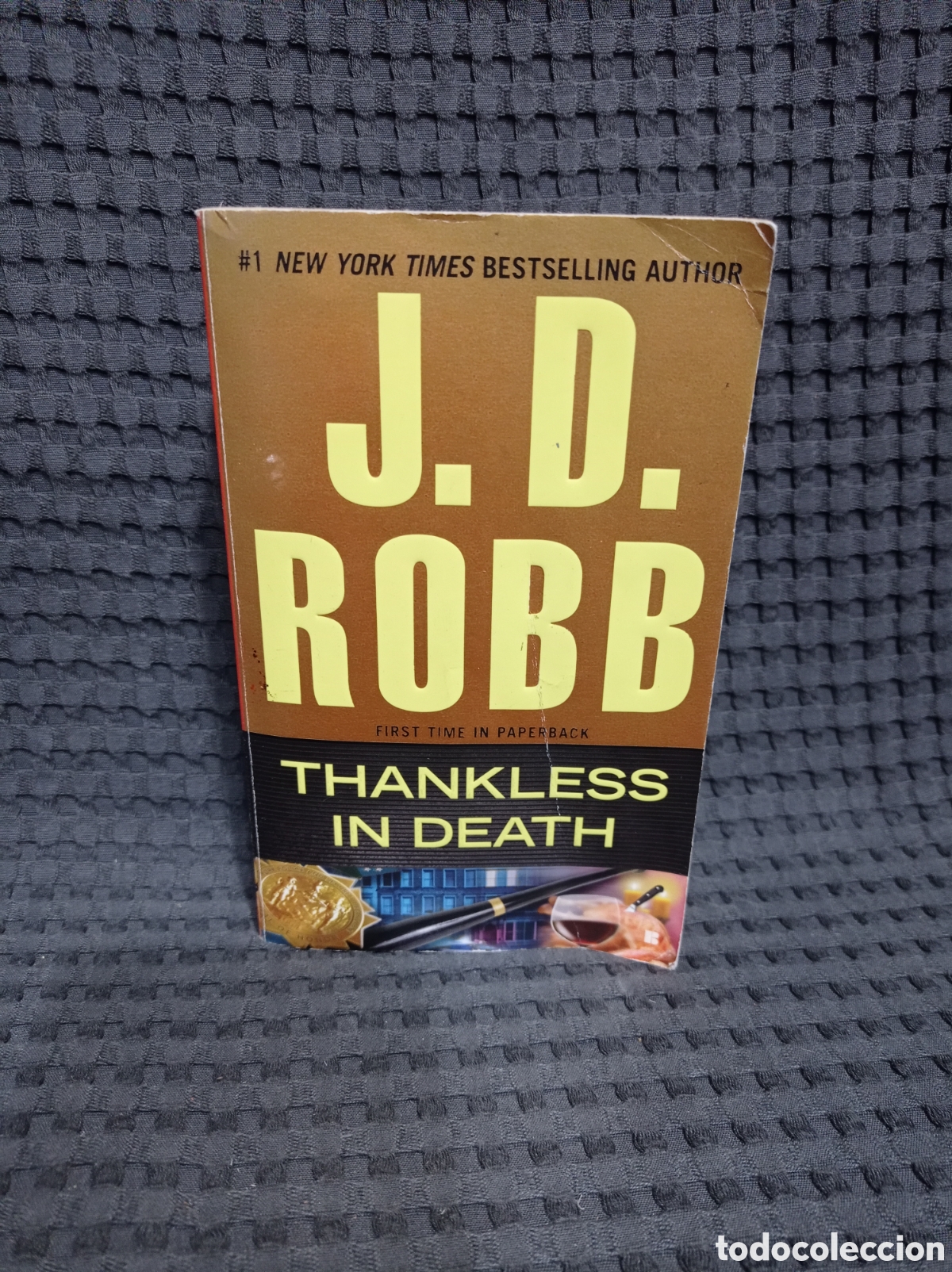 Libros de segunda mano: Thankless in death (J D Robb) - Foto 2