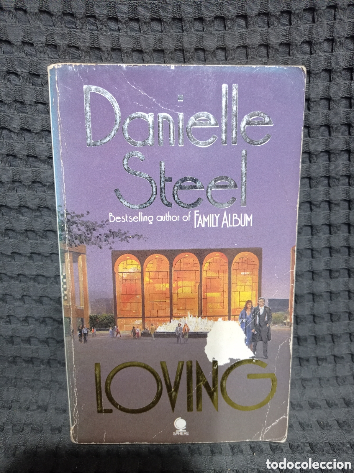 Libros de segunda mano: Loving (Danielle Steel) - Foto 2