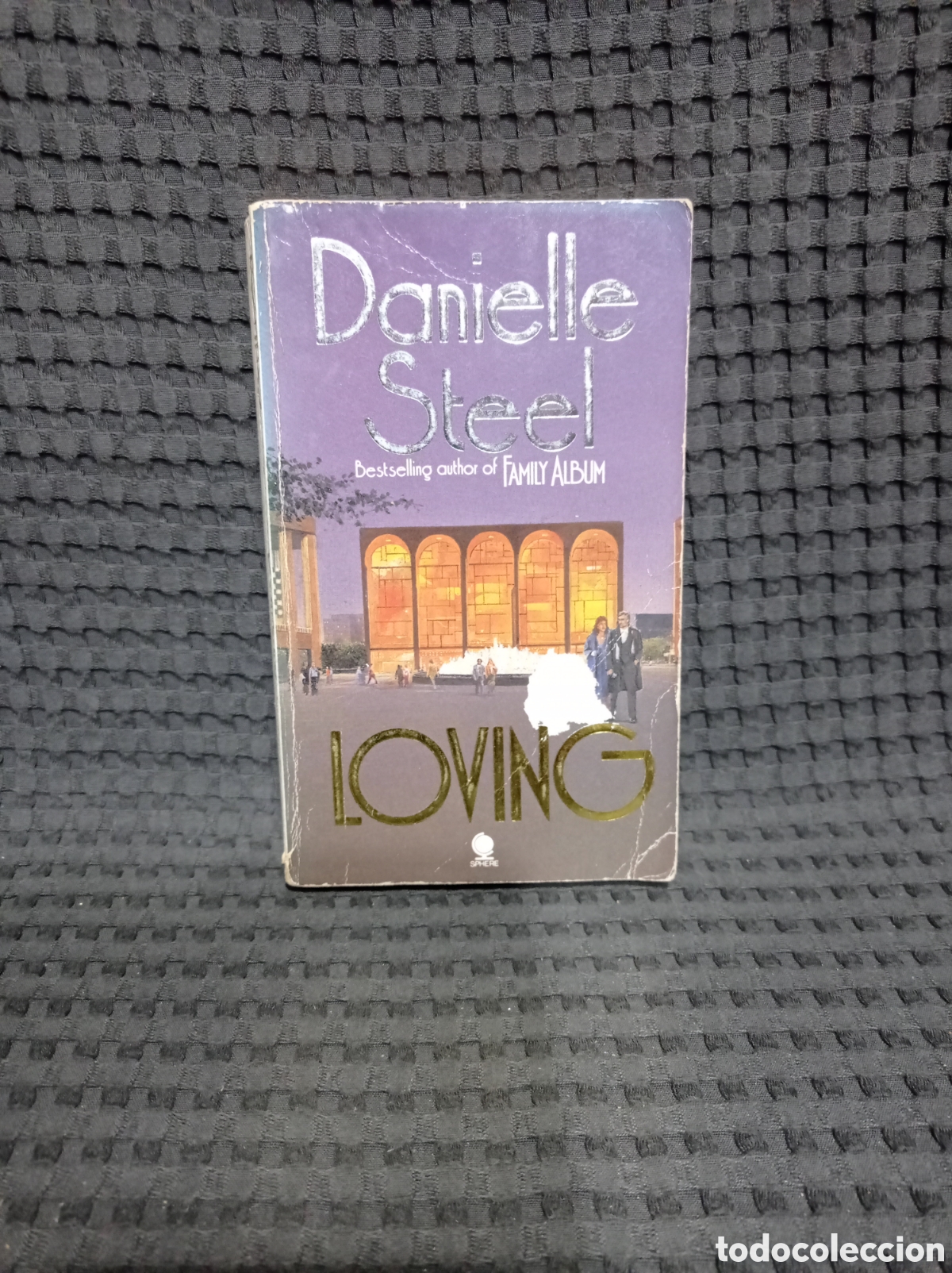 Libros de segunda mano: Loving (Danielle Steel) - Foto 1