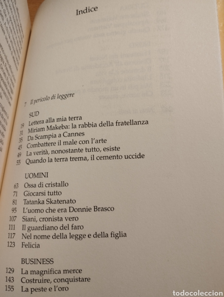 Libros de segunda mano: LA BELLEZZA E LINFERNO (ROBERTO SAVIANO) - Foto 3