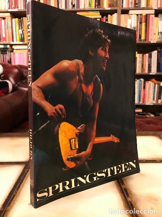 Libros de segunda mano: Springsteen. Robert Hilburn / Howard Klein. Rolling Stone. EN INGL&Eacute;S. - Foto 1