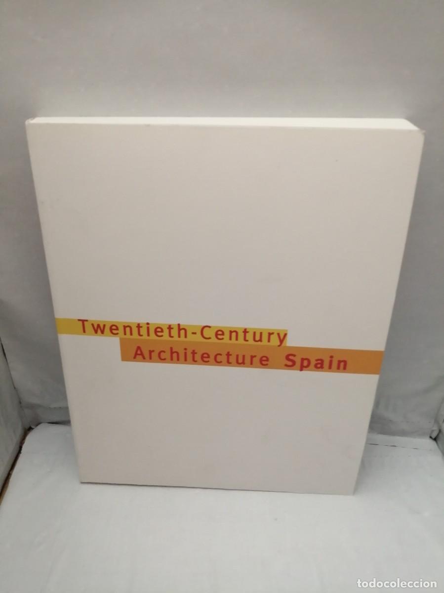 Libros de segunda mano: Twentieth-Century Architecture Spain - Foto 1