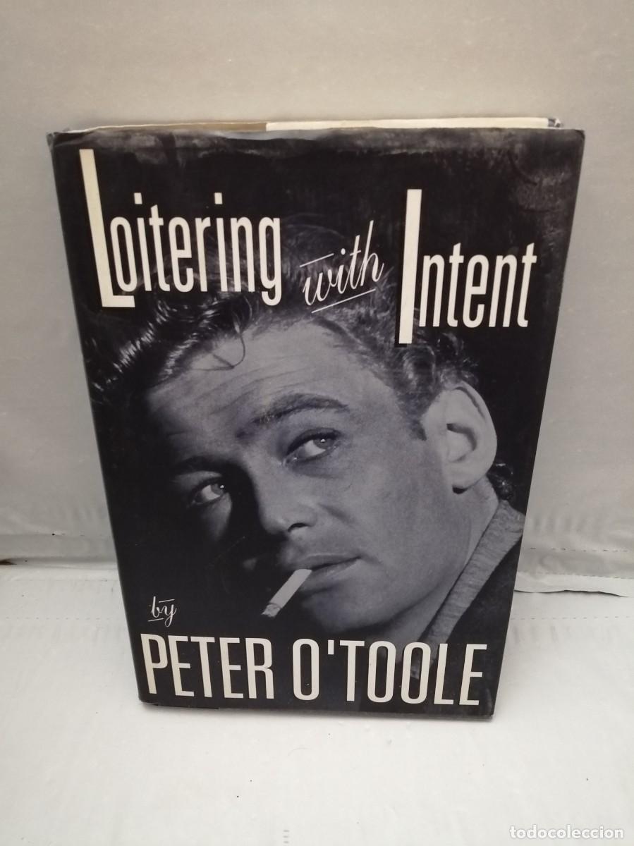 Libros de segunda mano: Loitering with Intent (First edition, Hardcover) - Foto 1