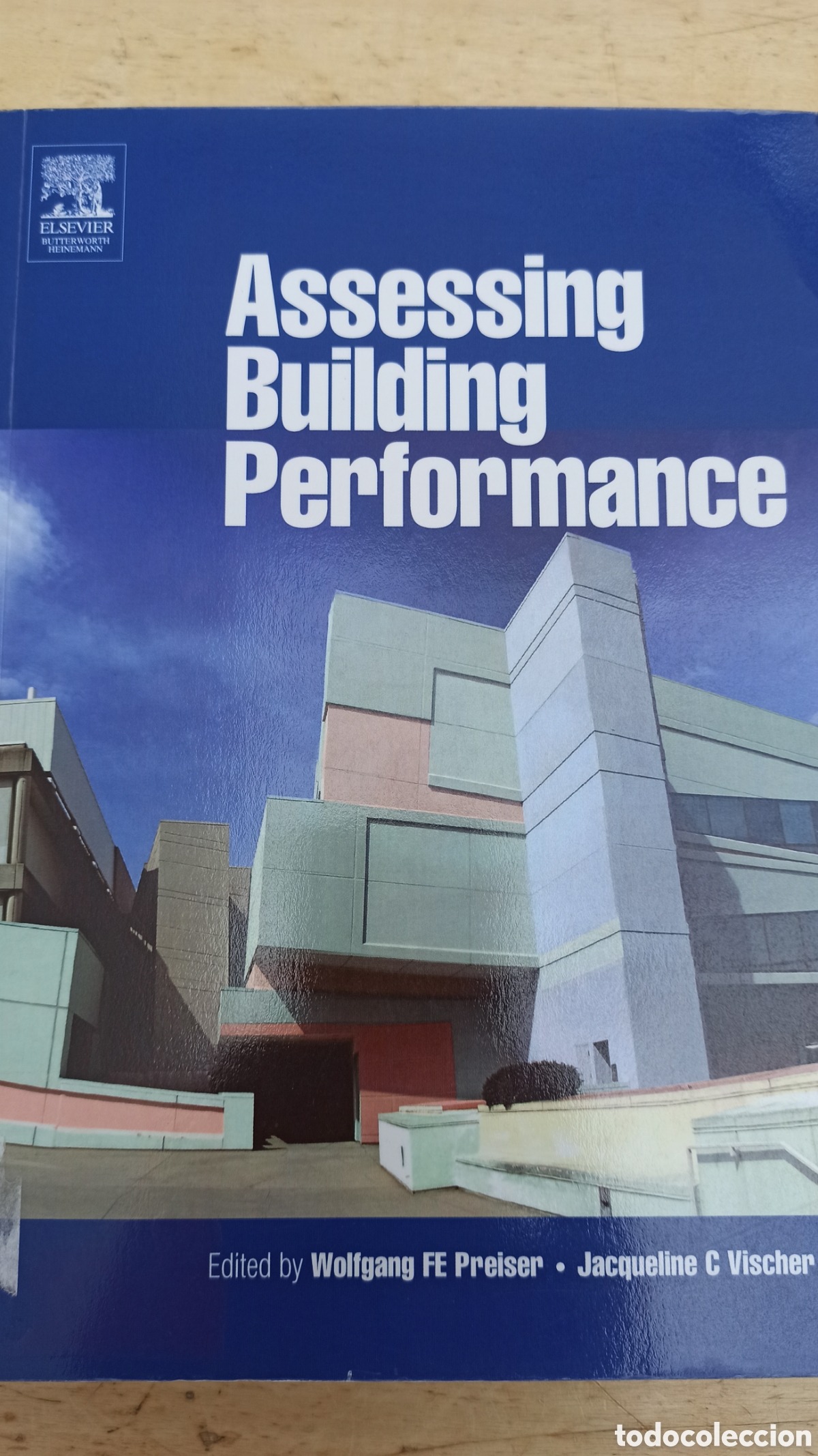 Libros de segunda mano: Assessing Building Performance (Procedente de Expurgo de Biblioteca) - Foto 1