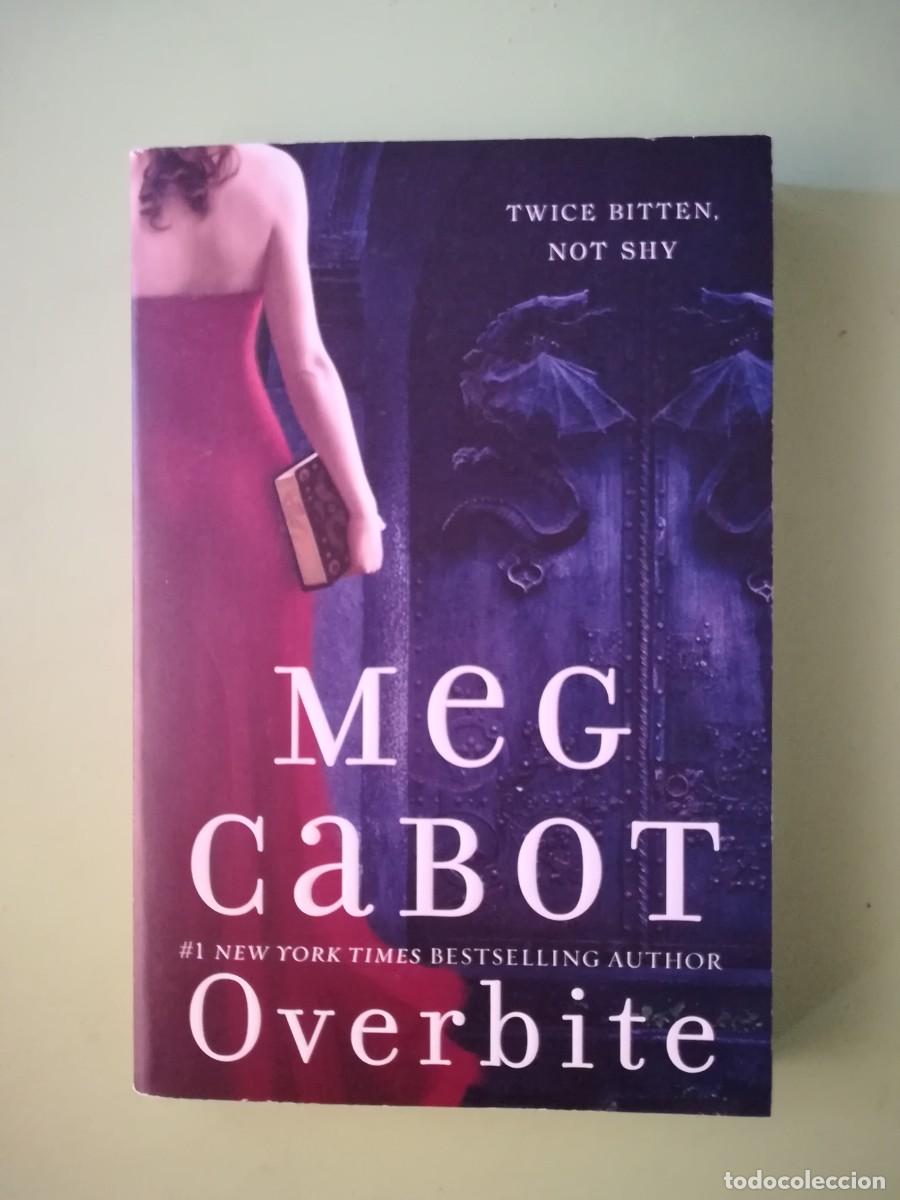 Libros de segunda mano: Overbite Meg Cabot William Morrow 2012 - Foto 1