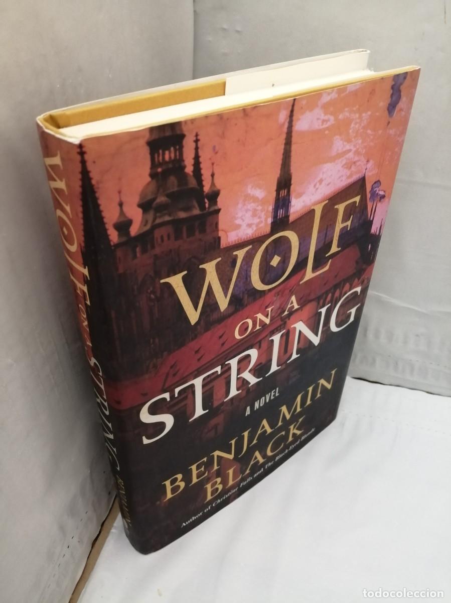 Libros de segunda mano: Wolf on a String (First edition, Hardcover) - Foto 3