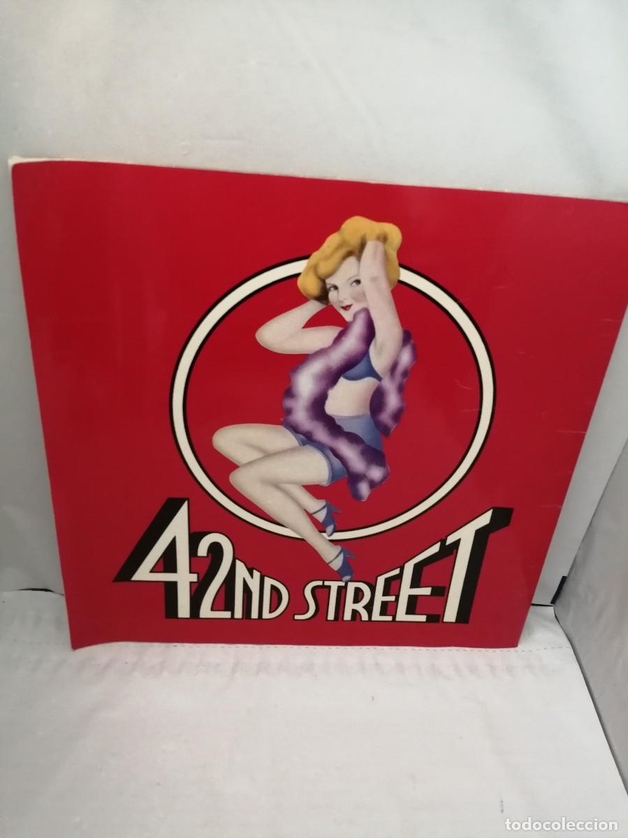 Libros de segunda mano: 42nd Street Broadway Program: Programme Souvenir 1980 aprox. - Foto 2