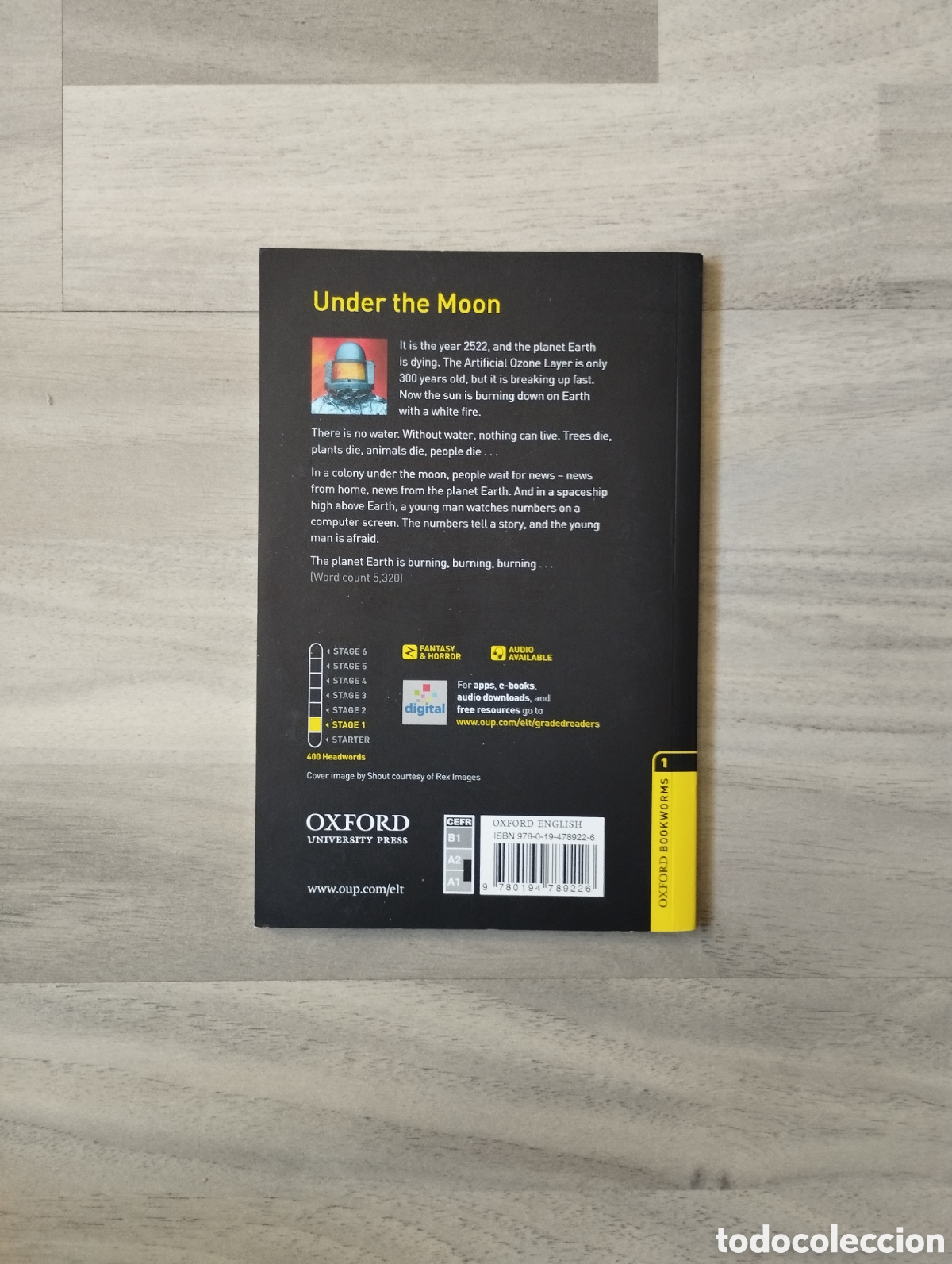 Libros de segunda mano: Libro en ingles &rdquo;Under the Moon&rdquo; - Foto 2