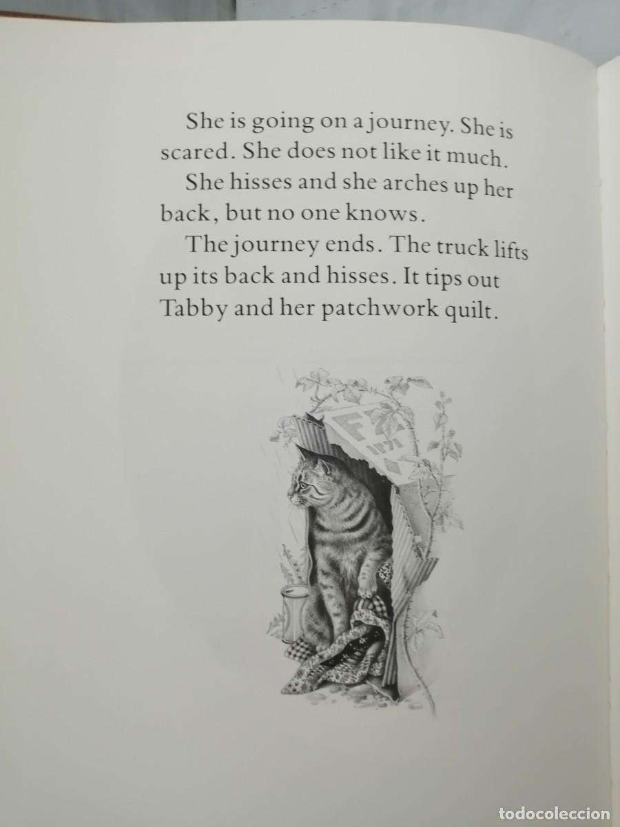 Libros de segunda mano: The Patchwork Cat (Hardcover) - Foto 4