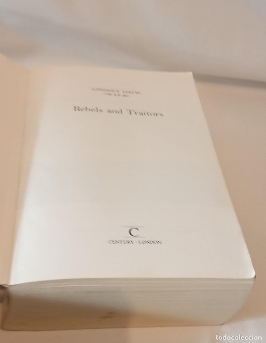 Libros de segunda mano: Rebels and Traitors de Lindsey Davis - Foto 3